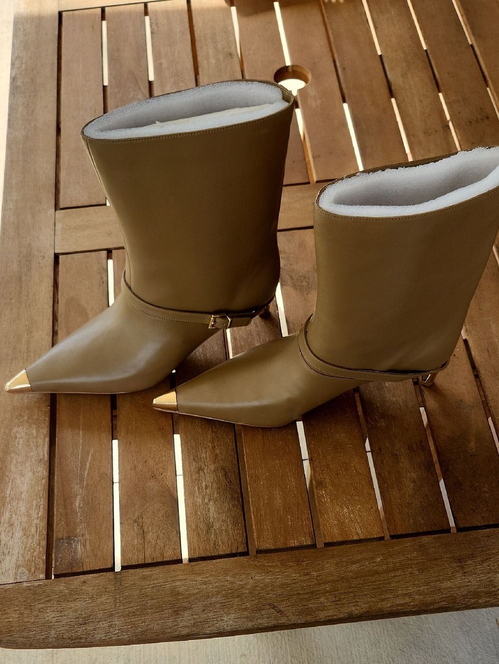 Micheal Kors Tan Pointed Toe Mid-Calf Boots with Gold Toe Cap and Heels - Picture 3 of 7